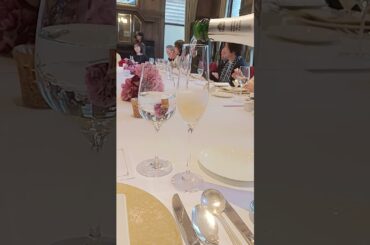 平日の昼間からシャンパン飲みながらフレンチのフルコースを頂きました🥂🍾 #ランチ巡り   #昼飲み