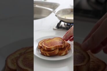 French Toast 🍞🥚 #frenchtoast #breakfast #easyrecipe #food