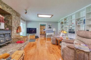 Where would you put the TV in this room?