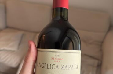 Estoy por abrir un Angelica Zapata Malbec Alta … ¿con qué comida lo acompañarían? ¿Algo clásico tipo carne o irían por otra cosa