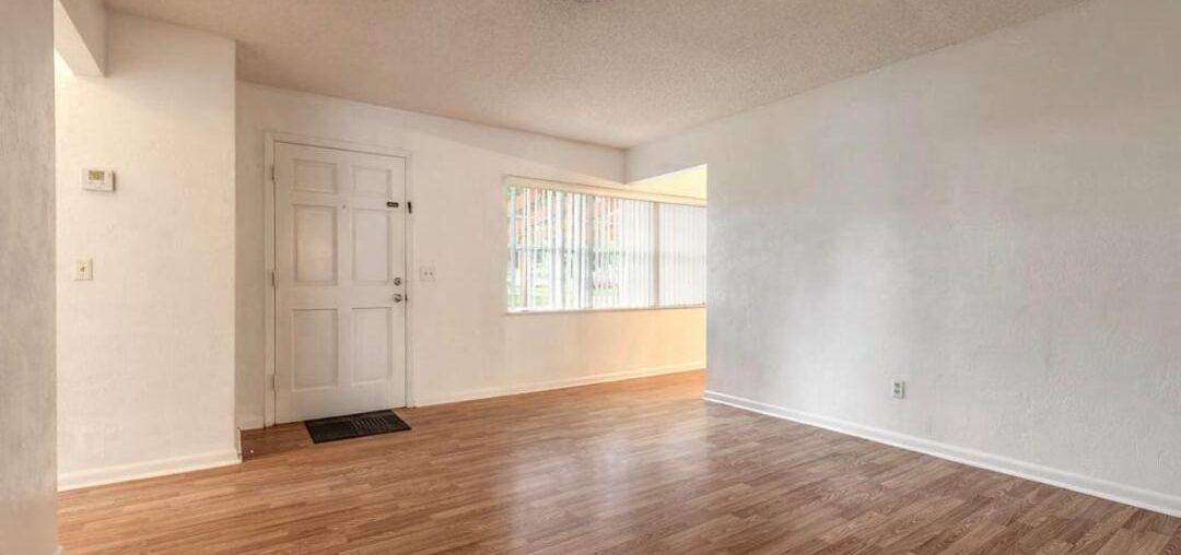 Need advice. Curtain placement