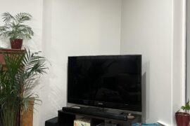 What decor to put behind tv?