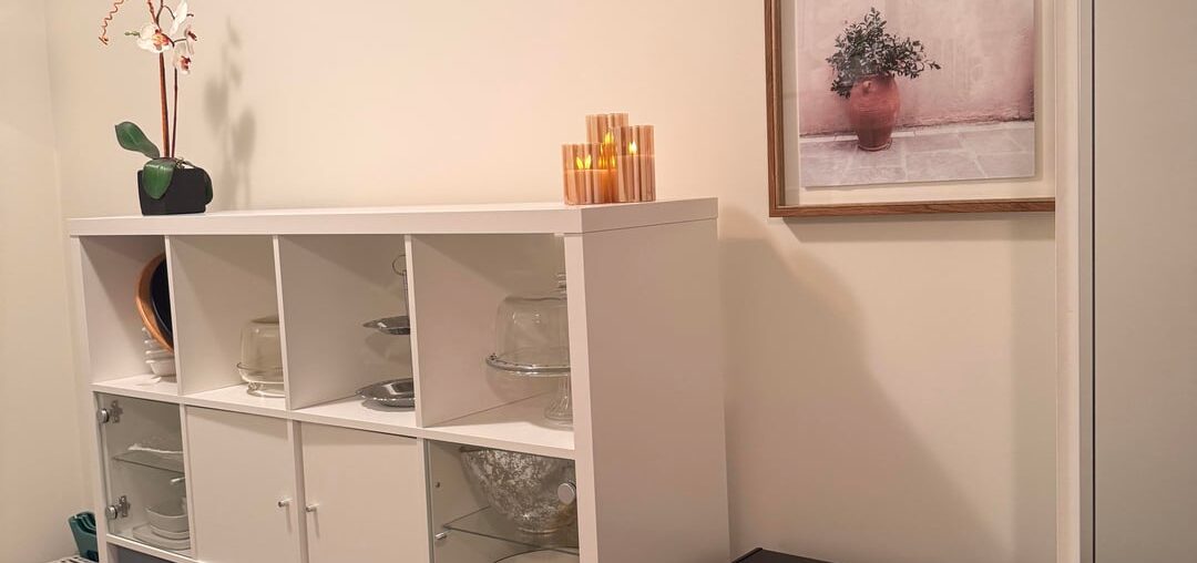 What do you think of my decor in the den? Would you add/remove anything?