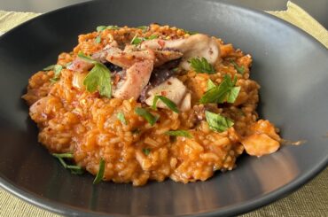 Riz au poulpe à la tomate