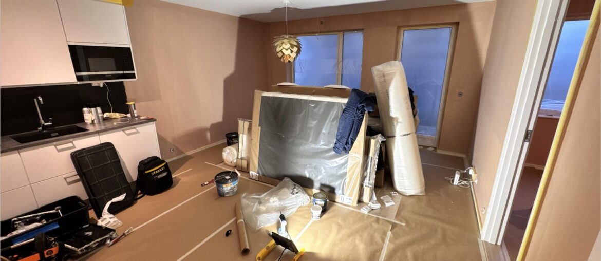 Is this wall generally painted or no above the kitchen?