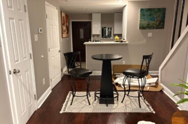 Does this bar table look weird/cheap?