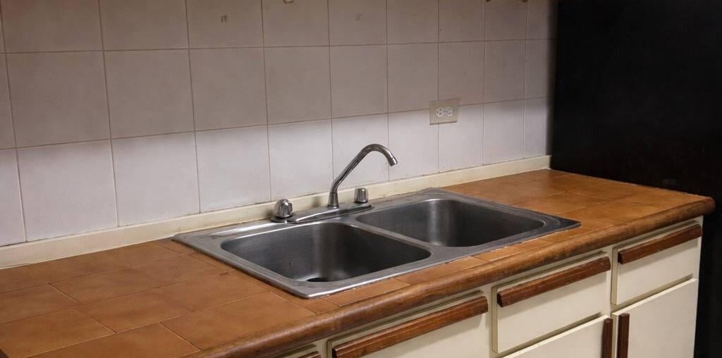 Hate this kitchen. What would you do w low budget?