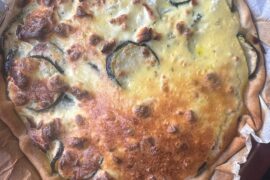 Quiche courgette-fromage de chèvre. Vous pensez que j'aurais pu ajouter du miel ??