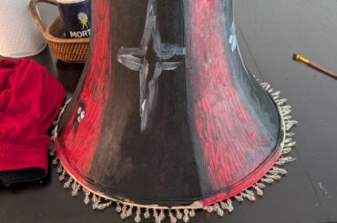 IM NOT ARTISTIC IN DECORATION please help 😭