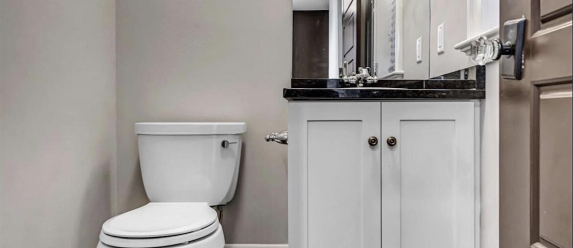 Bathroom paint and wallpaper. Red? Bathroom paint and wallpaper. Red?