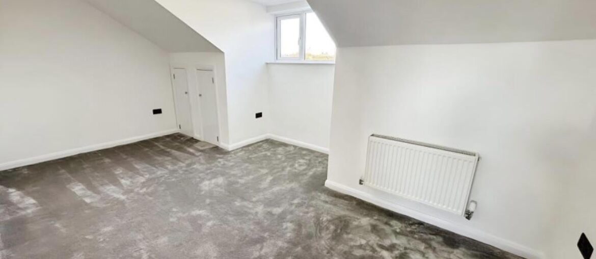 Main bedroom layout is driving me insane (alcove bed situation), any ideas? Main bedroom layout is driving me insane (alcove bed situation), any ideas?