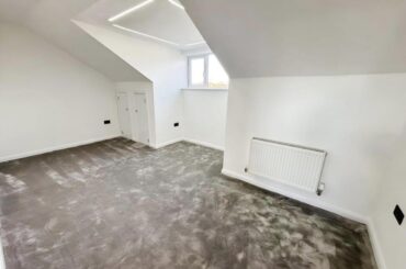 Main bedroom layout is driving me insane (alcove bed situation), any ideas?