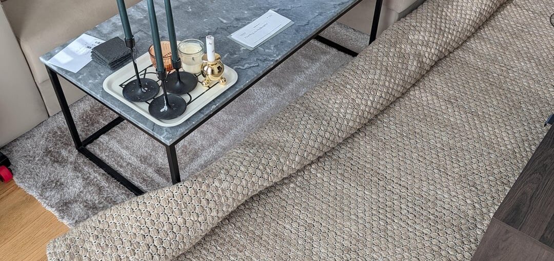 What color rug against this sofa?