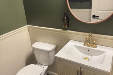 I am very satisfied with the bathroom color and decoration