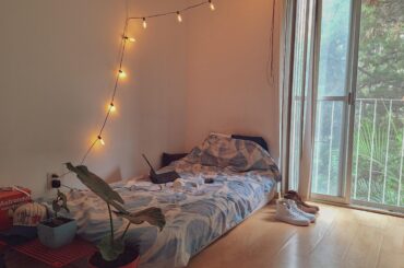 I was looking for a very minimal bedroom