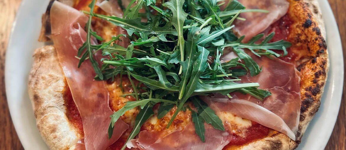 Prosciutto crudo pizza