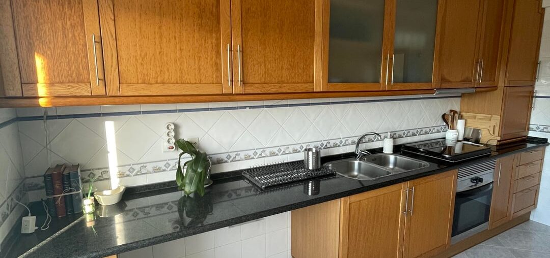 Cabinet colour choice help needed