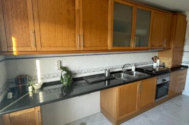 Cabinet colour choice help needed