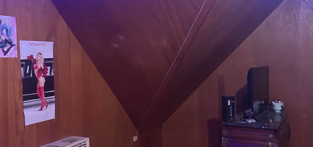 need help figuring out what to do with this corner of my room