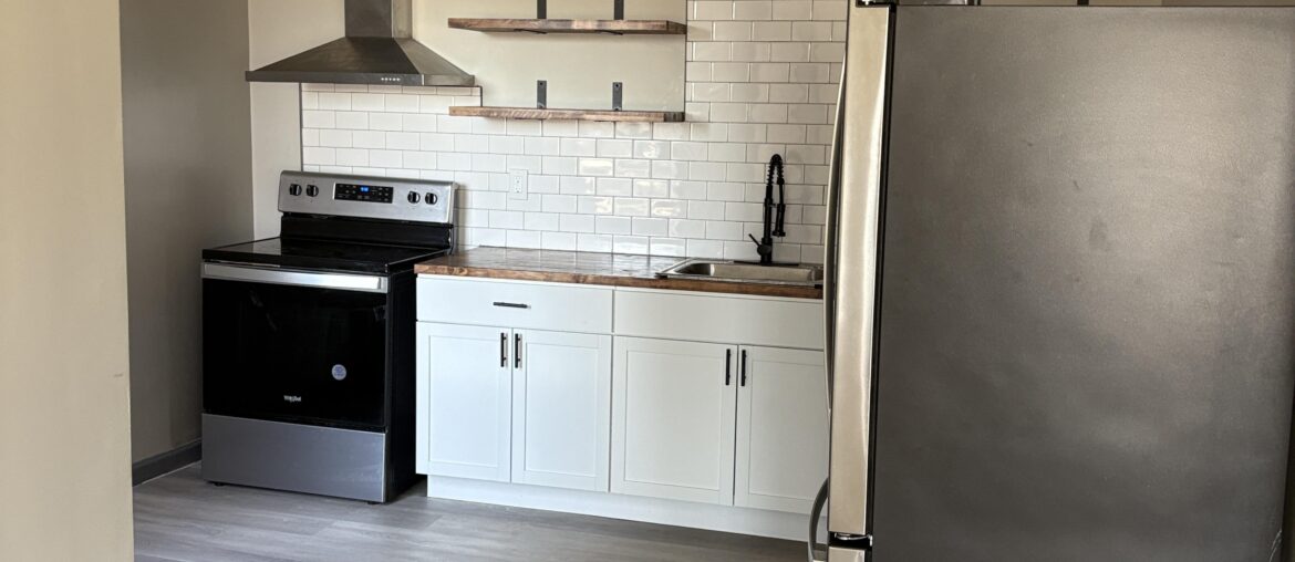 What type of table would go nicely in my kitchen?