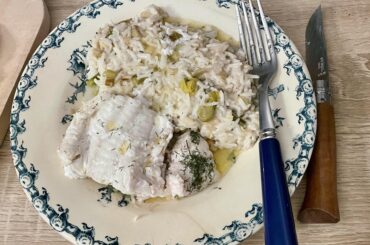 Filet de loup en papillote avec fondue de poireaux et riz