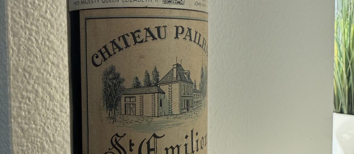 Anyone recognize this bottle? Anyone recognize this bottle?