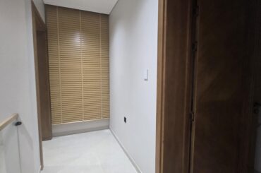 Any ideas to fill my entrance? Beside console