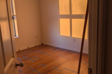 How to hang a ceiling lamp