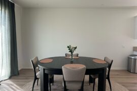 Need advice on large wall in dining area