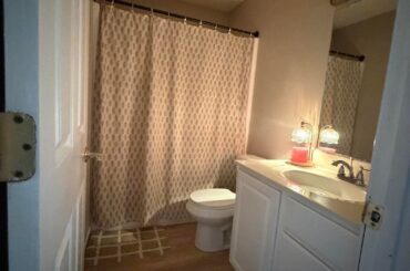 I am considering doing Urbane bronze for my bathroom vanity do you think that would look good or should I consider another color