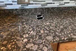 Backsplash / countertop color