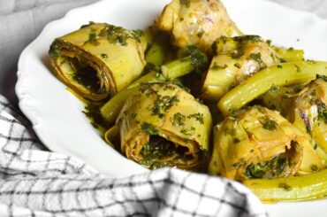 Carciofi alla Romana: braised Roman-style artichokes with olive oil and herb mixture recipe 🌱