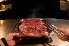 🔴 LIVE from a French steakhouse during dinner service