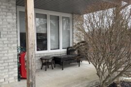 What stain color should I go with for these posts?