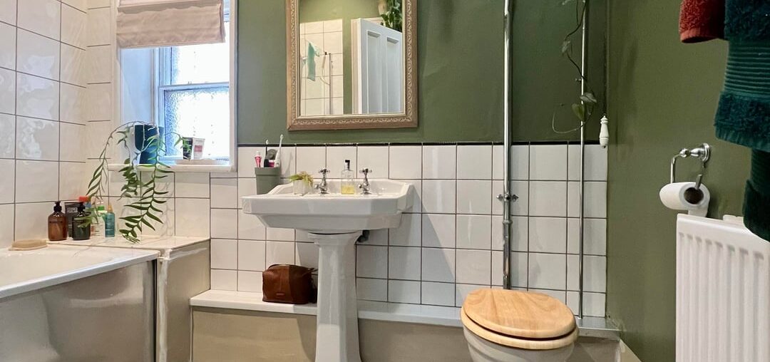 Rental Bathroom after/before (updated over 2 years ago and considering changing again) Rental Bathroom after/before (updated over 2 years ago and considering changing again)