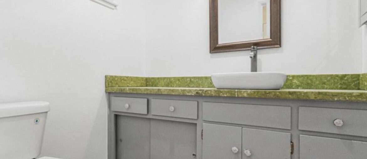 Desperately need help with this ugly bathroom