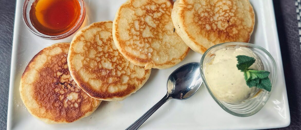 Pancakes with toffee syrup and ice cream
