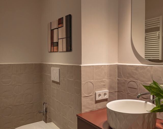 Old "spanish" bathroom reno (+fixing the shared ventilation noise)