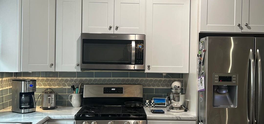 Which kitchen cabinet decor?