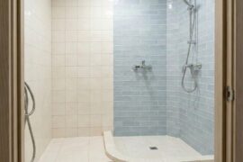 Lost trying to choose tiles for the bathroom. Please help 🙏