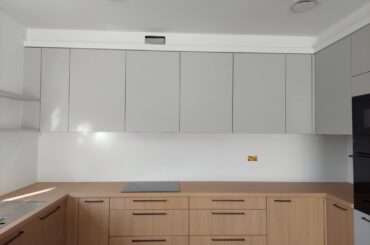 What backsplash to connect the cabinets?