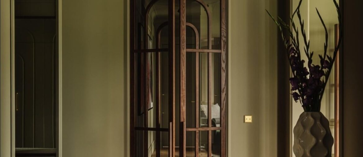 Interior of an apartment in Konstancin-Jeziorna, Poland. [1310x1747]