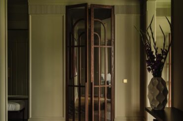 Interior of an apartment in Konstancin-Jeziorna, Poland. [1310x1747]