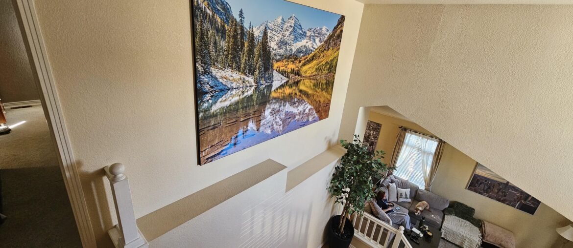 Home stairwell ledge needs inspiration