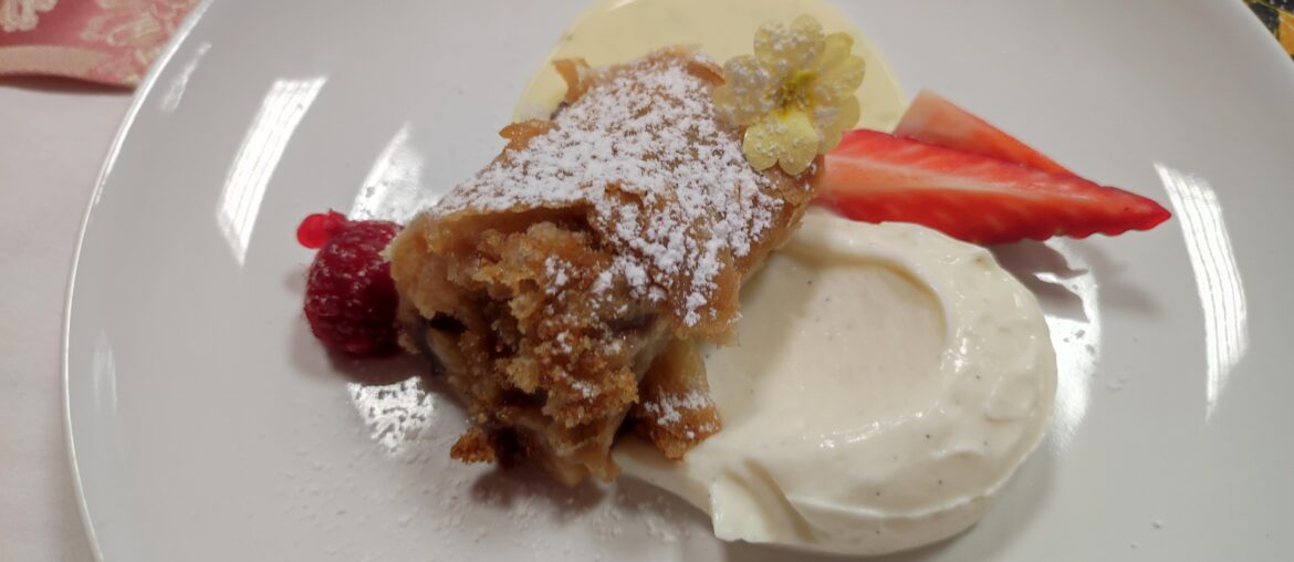 Apple strudel