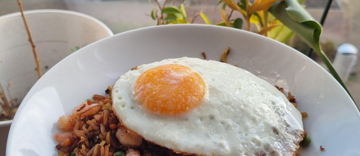 Fried rice runny egg shrimps