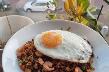Fried rice runny egg shrimps