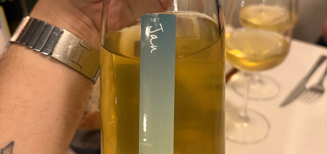 Reporting a natural wine from Barcelona! Reporting a natural wine from Barcelona!