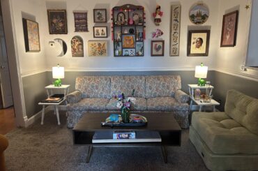 What color should I paint these end tables?