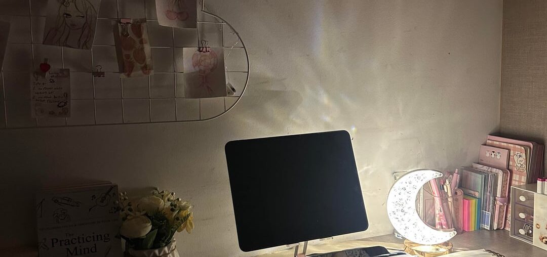 Which table lamp is better